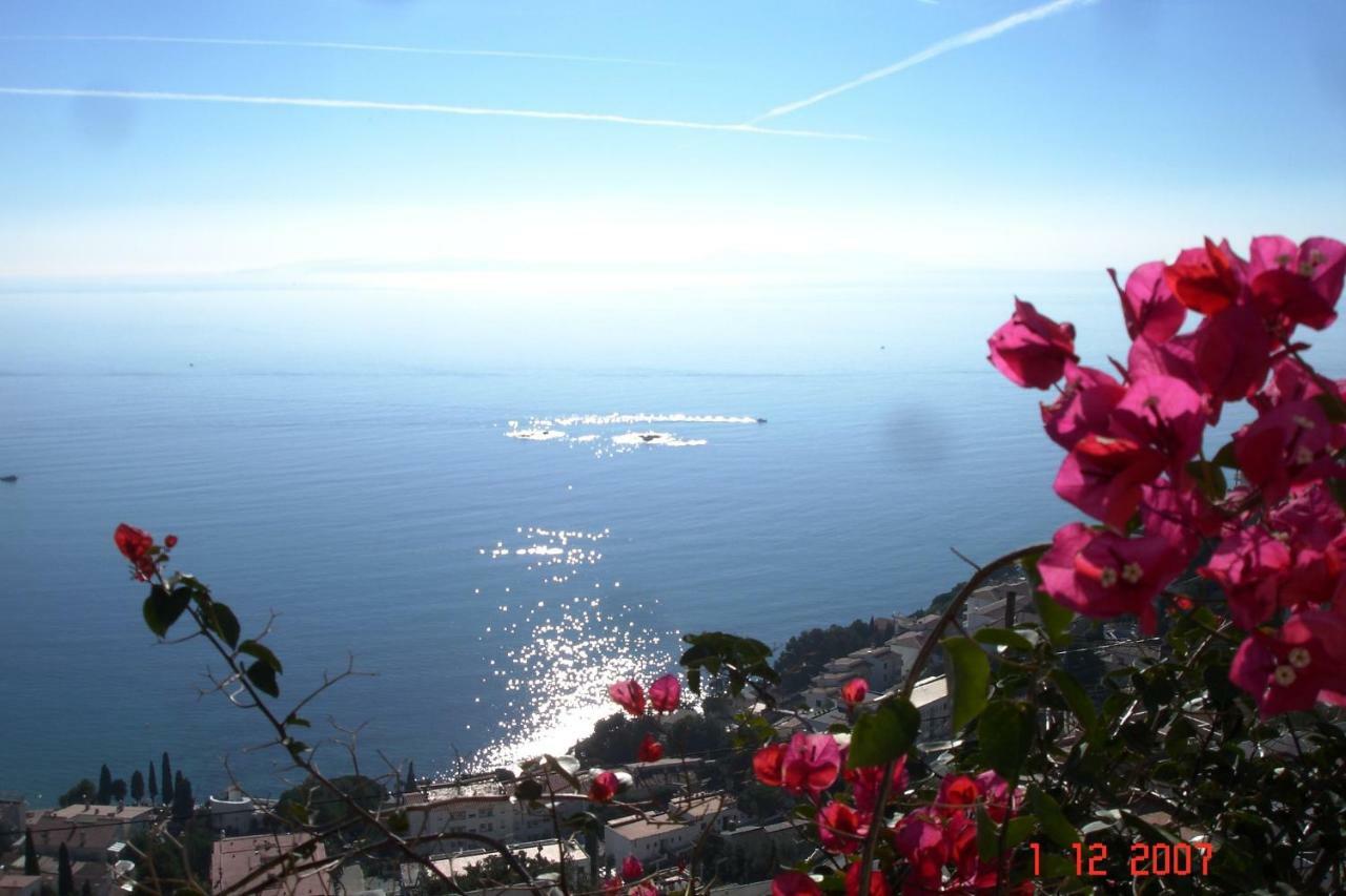 Villa Buraux Roses Exterior photo